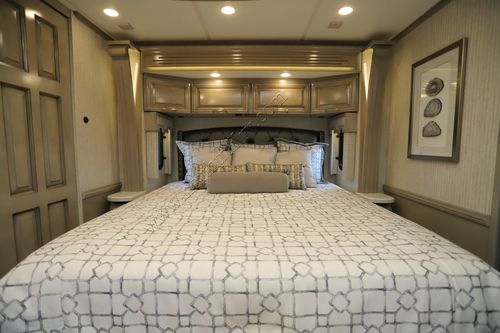 2023 Newmar London Aire 4535