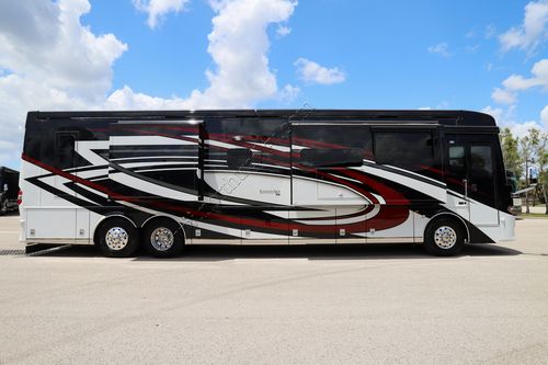 2023 Newmar London Aire 4535
