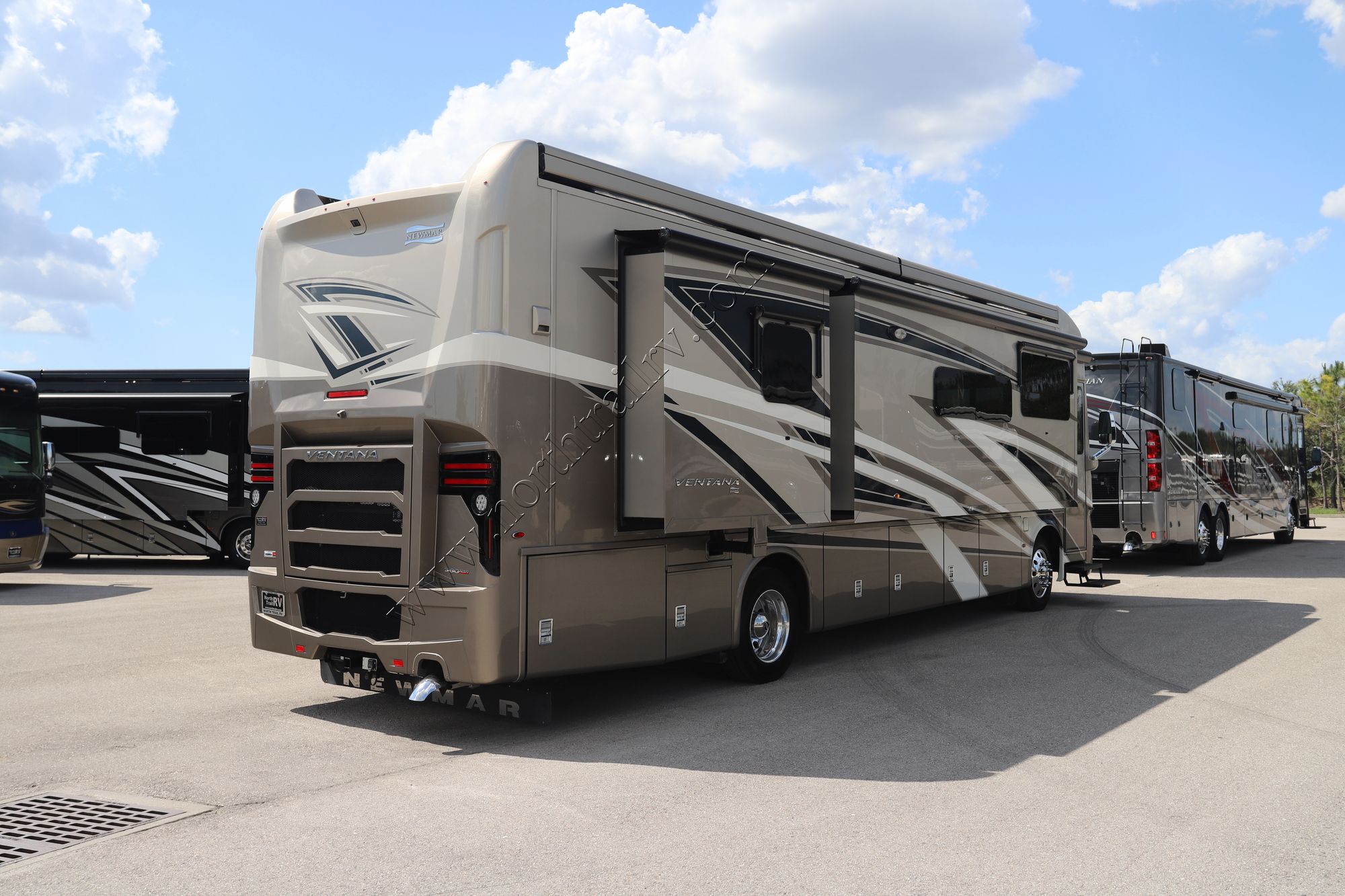 Used 2022 Newmar Ventana 3717 Class A  For Sale