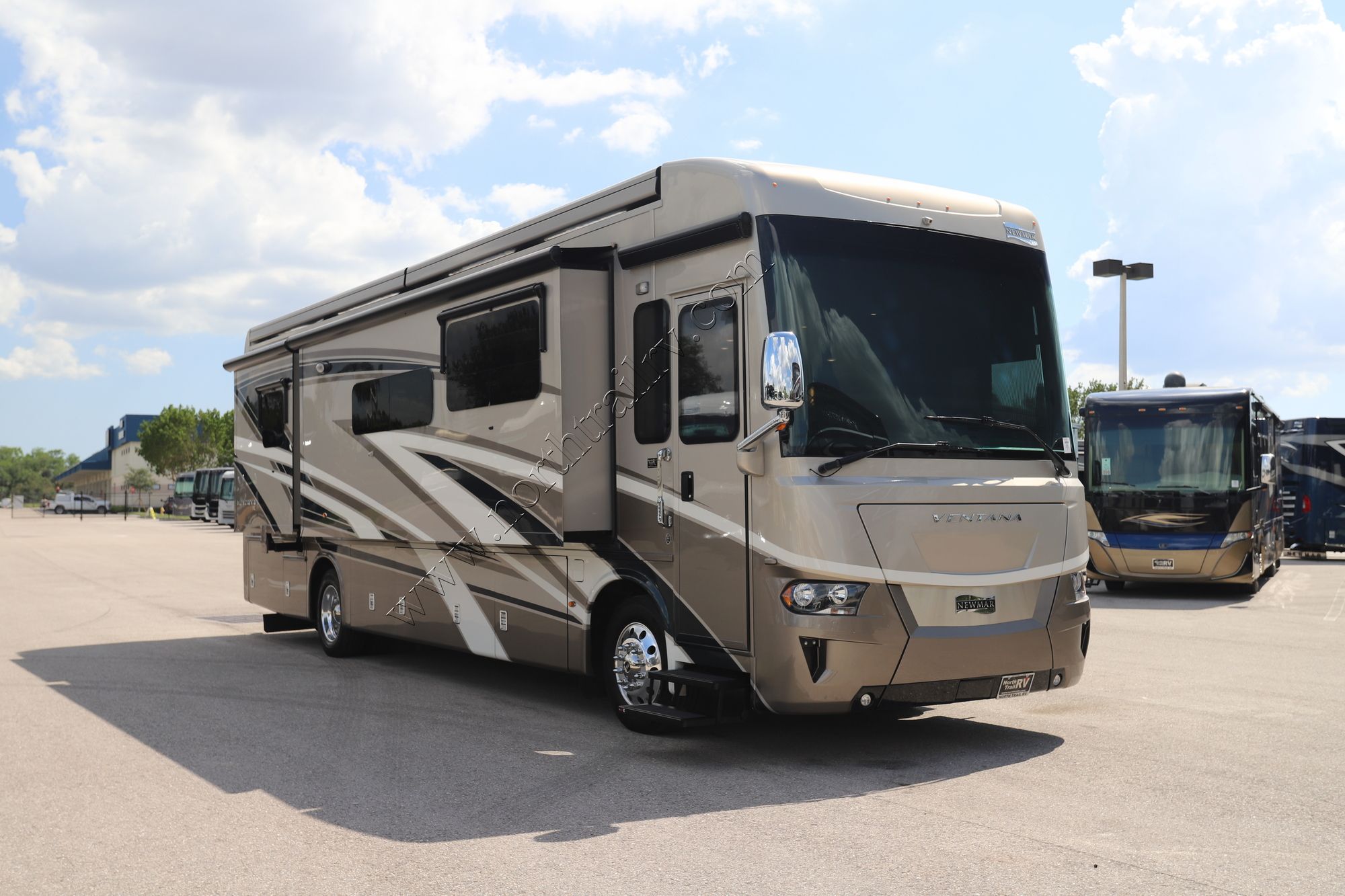 Used 2022 Newmar Ventana 3717 Class A  For Sale