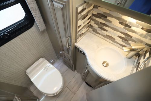 2023 Newmar London Aire 4535