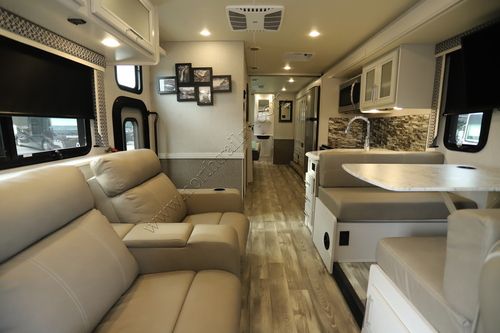 2022 Holiday Rambler Admiral 32S