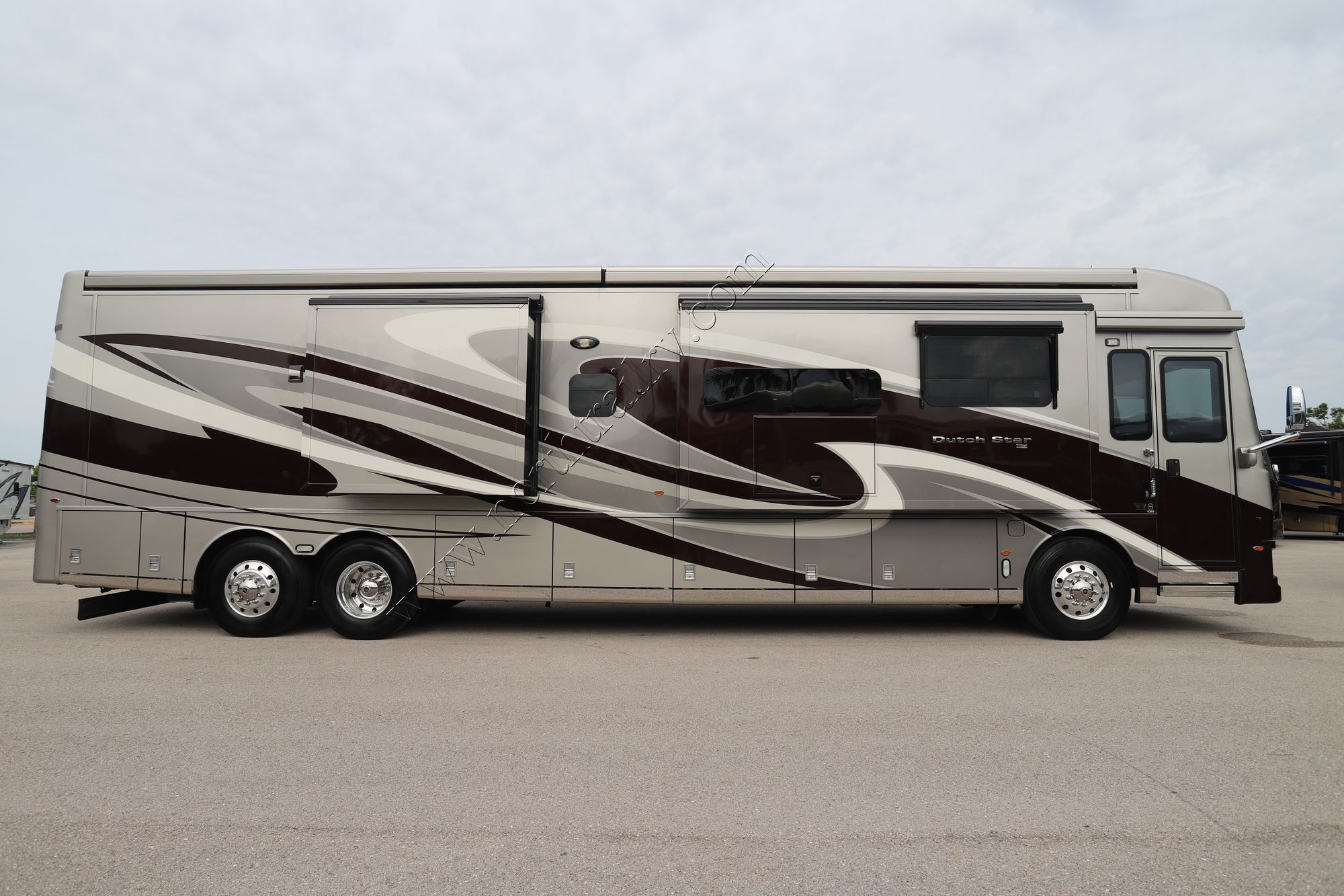 Used 2020 Newmar Dutch Star 4369 Class A  For Sale