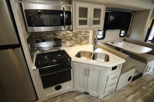 2022 Holiday Rambler Admiral 32S