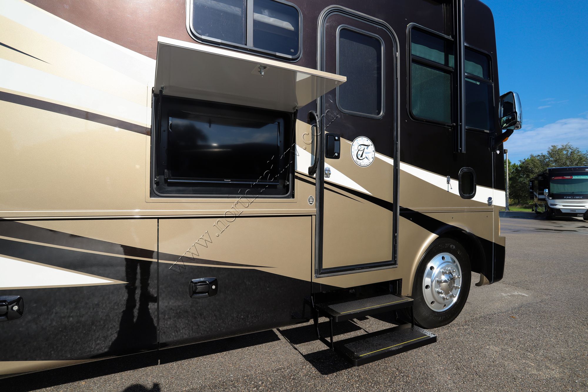 Used 2014 Tiffin Motor Homes Allegro 36LA Class A  For Sale