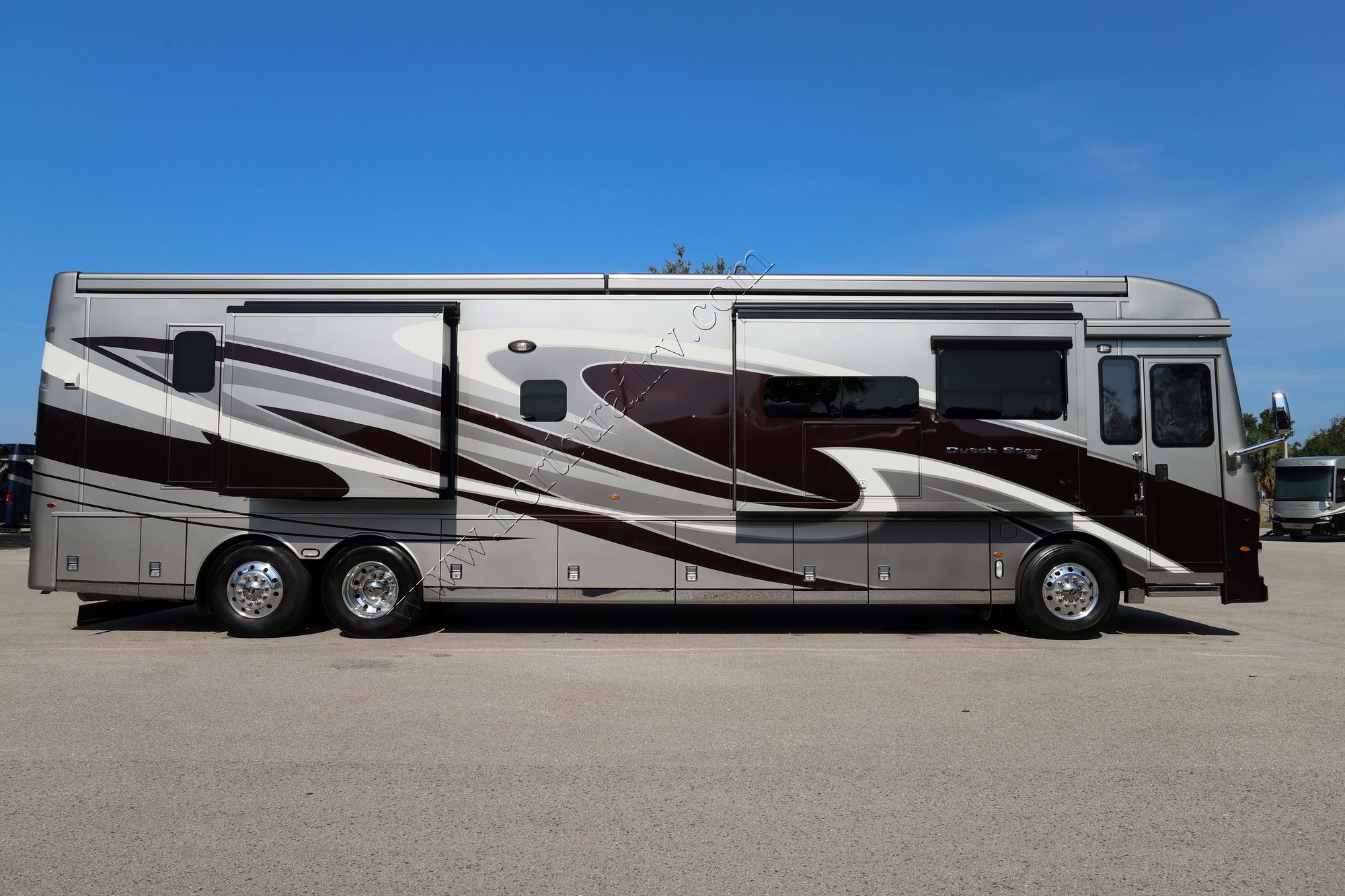 Used 2020 Newmar Dutch Star 4326 Class A  For Sale