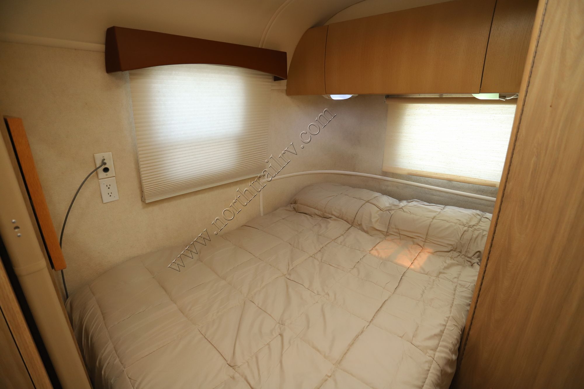 Used 2005 Airstream Safari 25SS Travel Trailer  For Sale