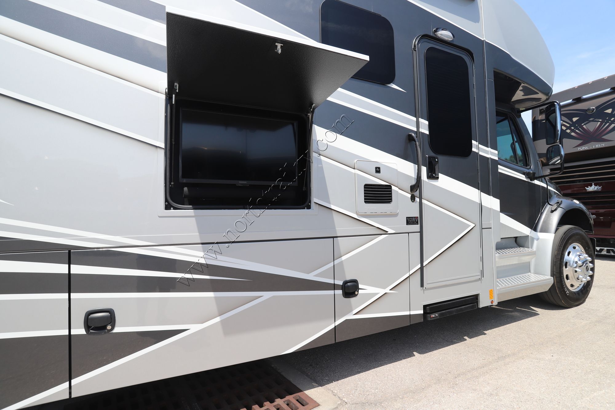 Used 2023 Renegade Rv Valencia 38RB Super C  For Sale