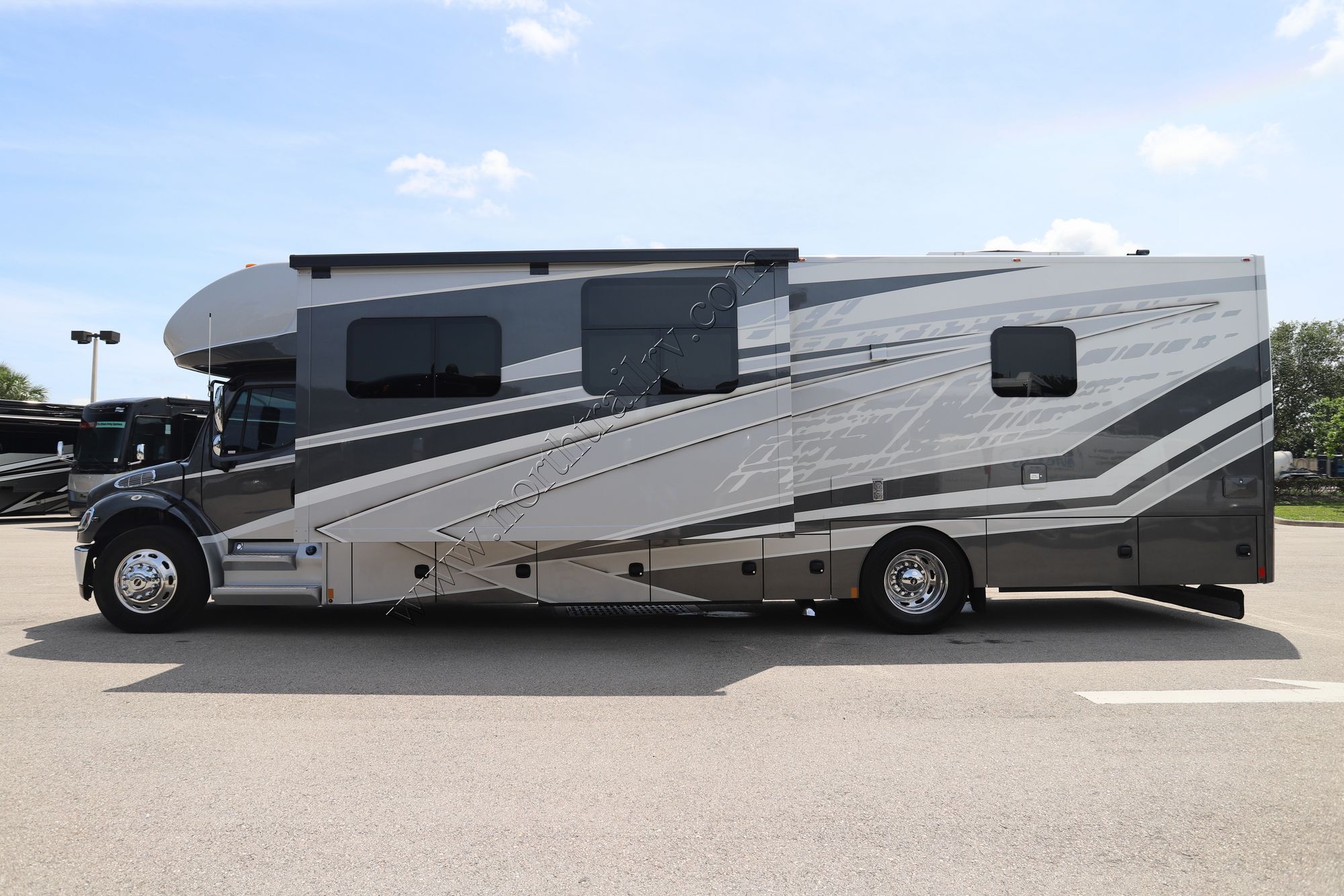 Used 2023 Renegade Rv Valencia 38RB Super C  For Sale