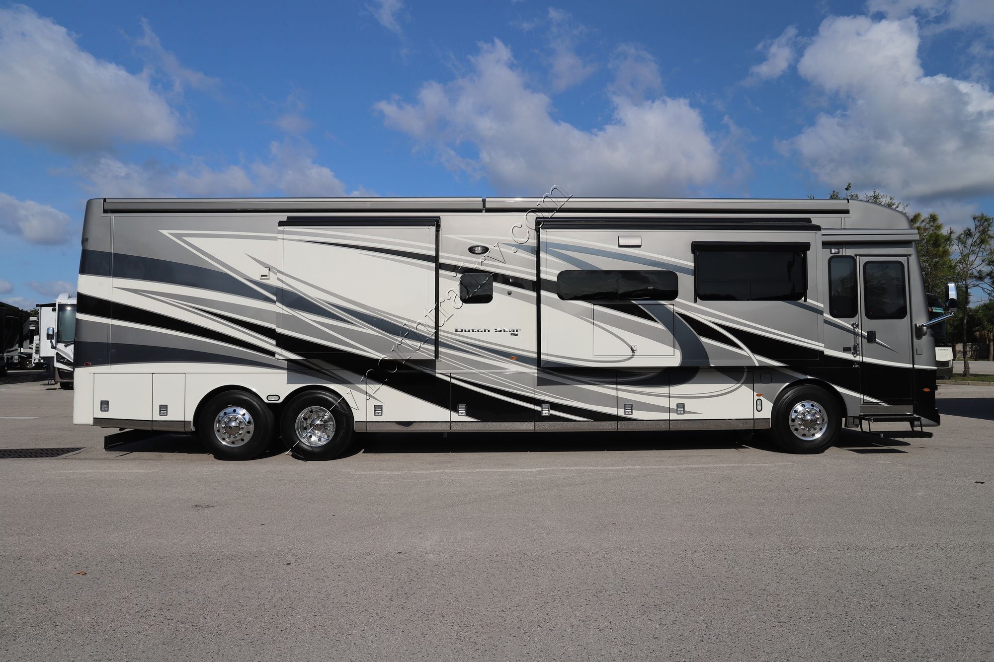 Used 2021 Newmar Dutch Star 4369 Class A  For Sale