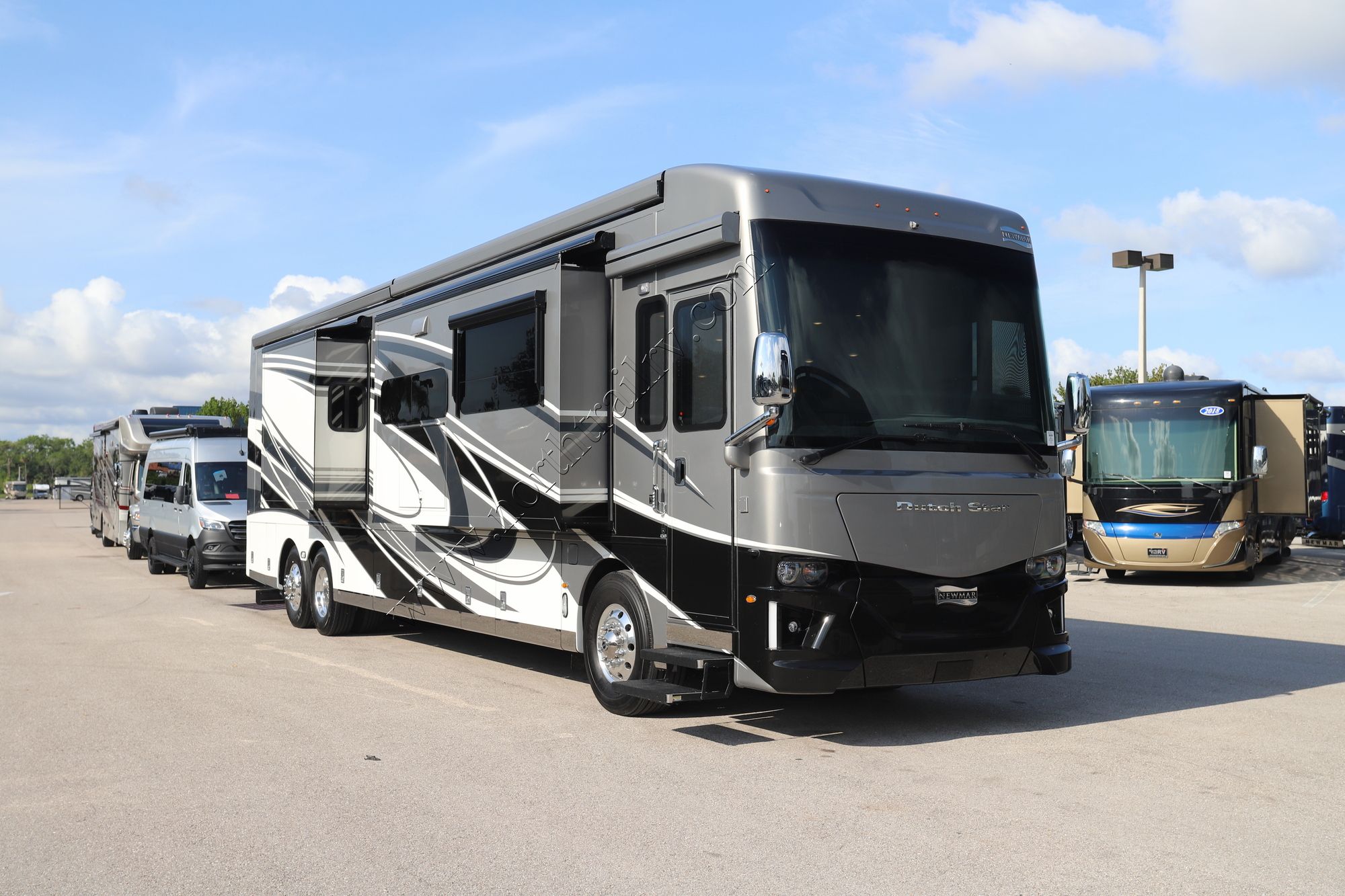 Used 2021 Newmar Dutch Star 4369 Class A  For Sale