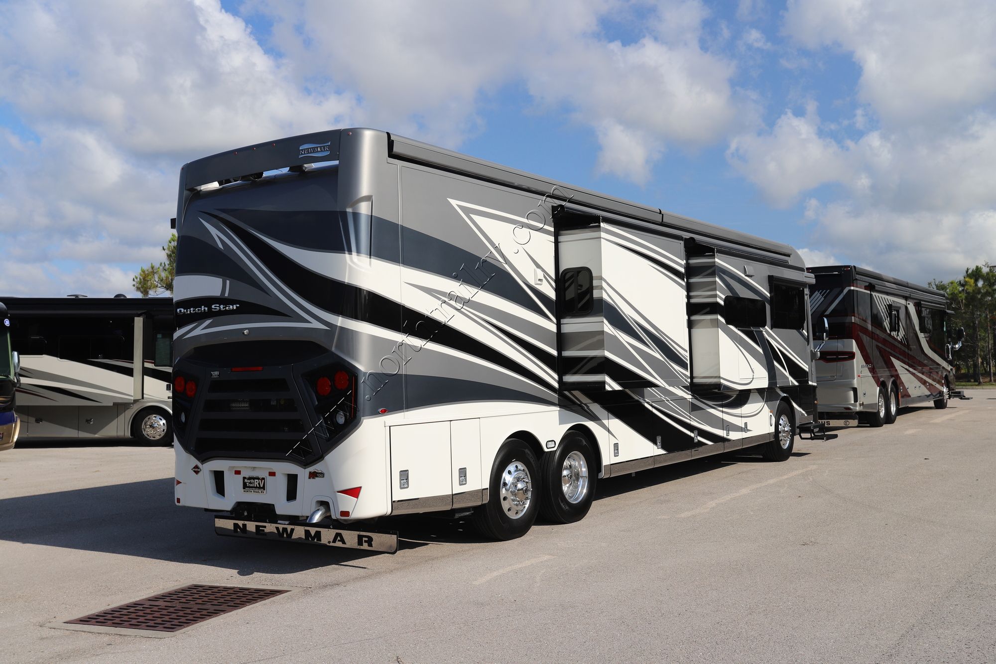 Used 2021 Newmar Dutch Star 4369 Class A  For Sale