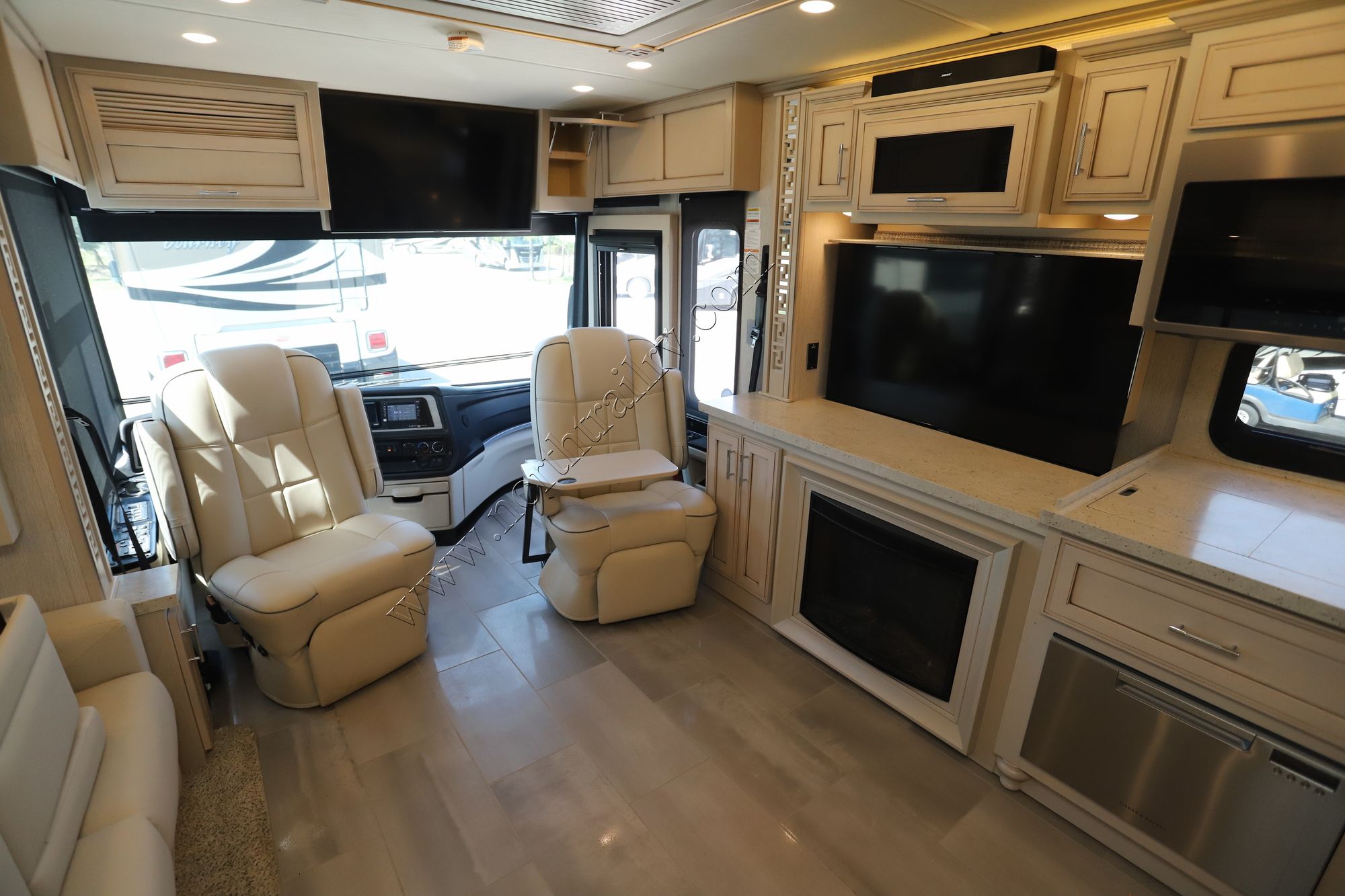 Used 2021 Newmar Ventana 3709 Class A  For Sale