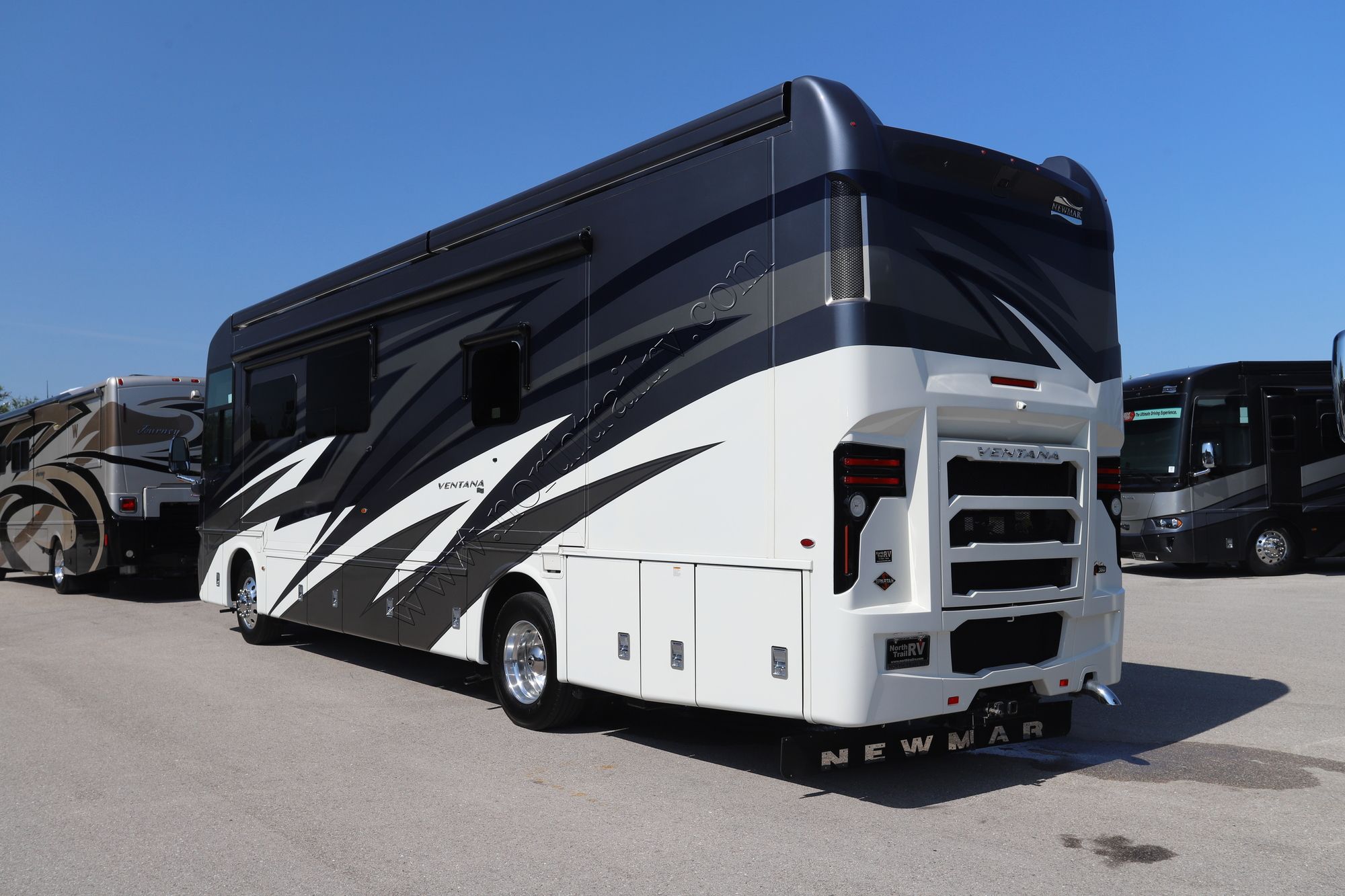 Used 2021 Newmar Ventana 3709 Class A  For Sale