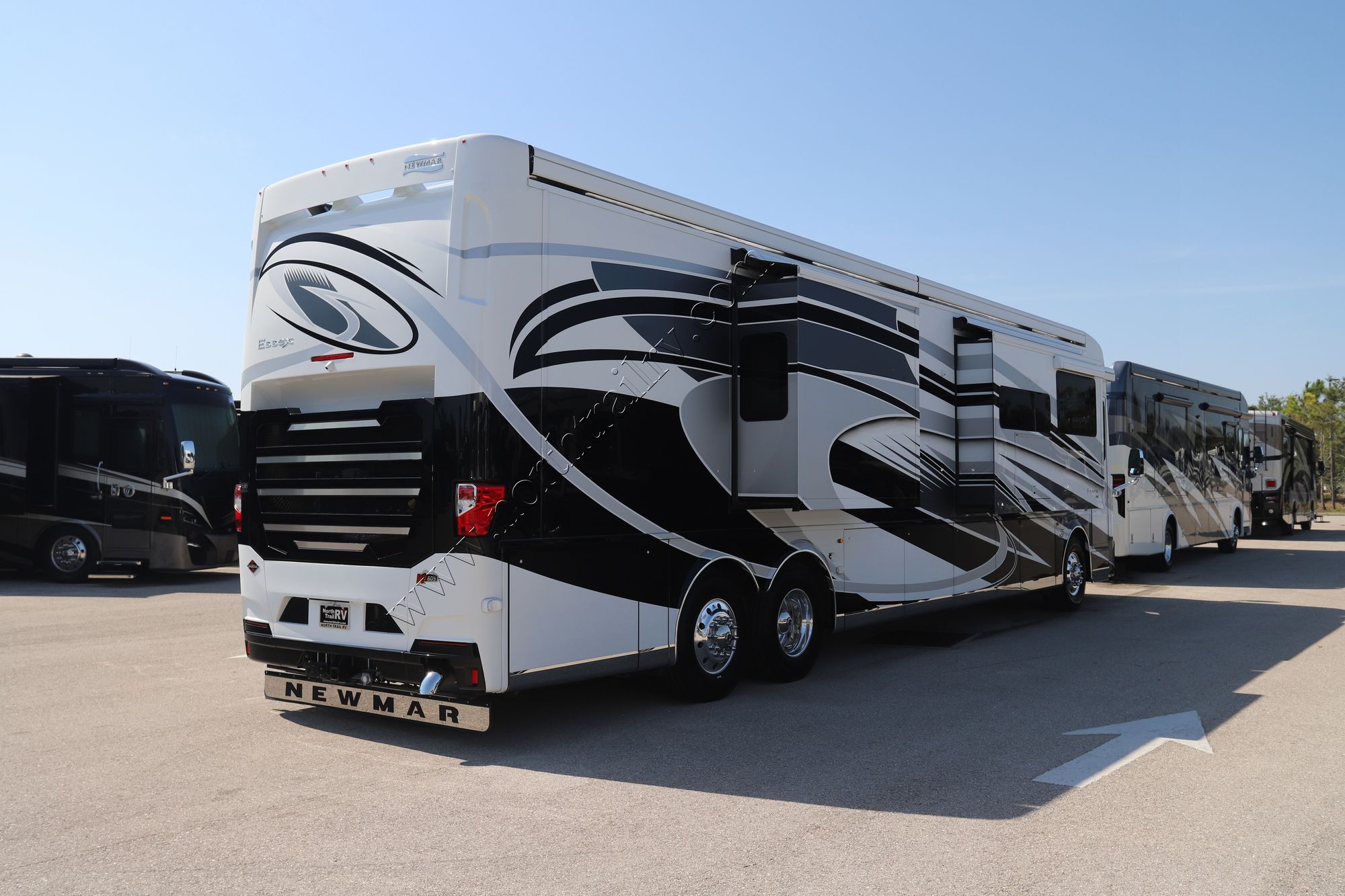 New 2024 Newmar Essex 4595 Class A  For Sale