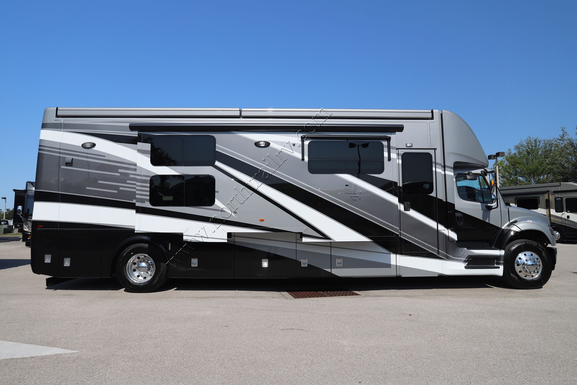 New 2023 Newmar Super Star 3729 Super C  For Sale