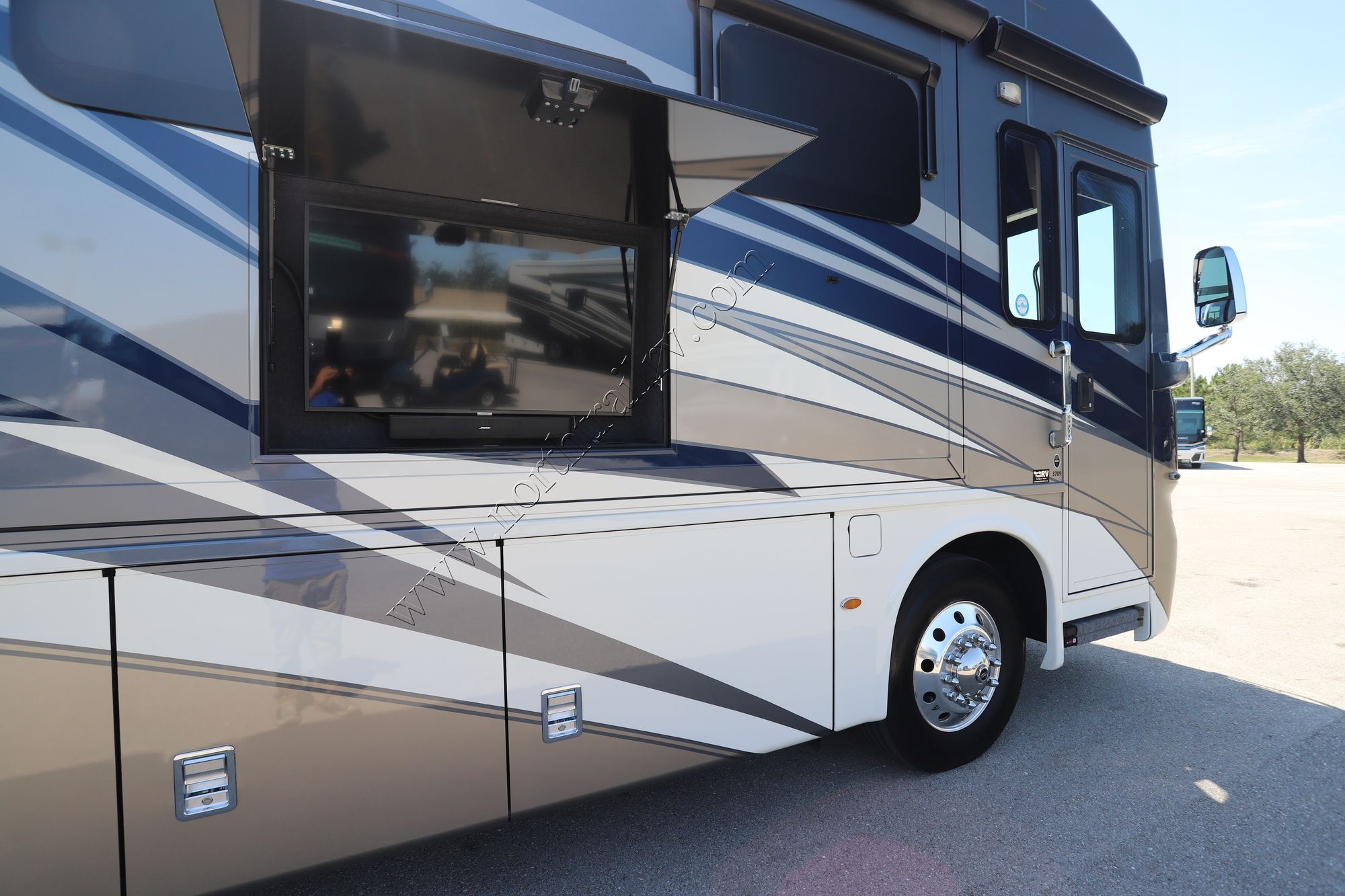 Used 2021 Newmar Ventana 3709 Class A  For Sale