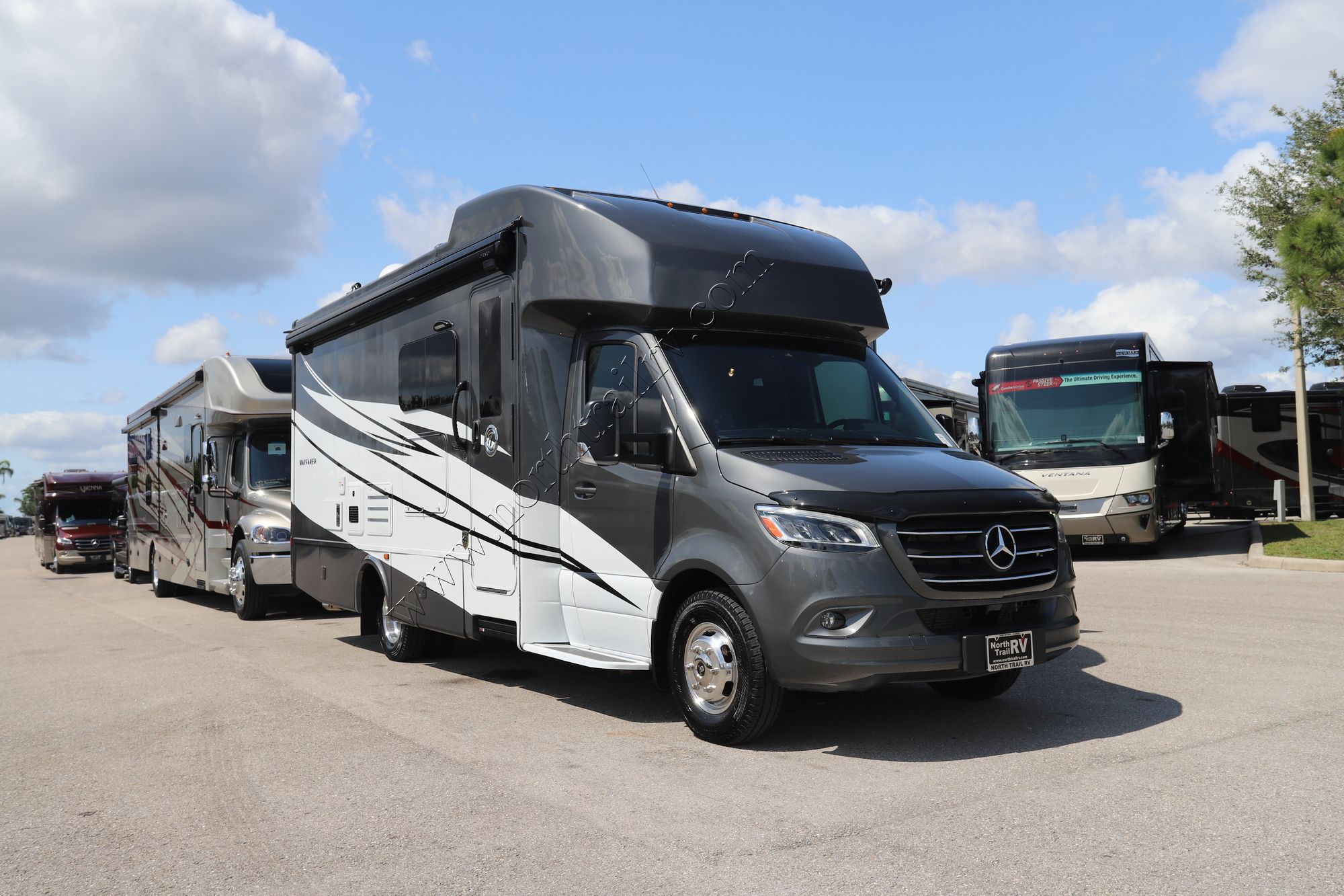 Used 2023 Tiffin Motor Homes Wayfarer 25RW Class C  For Sale