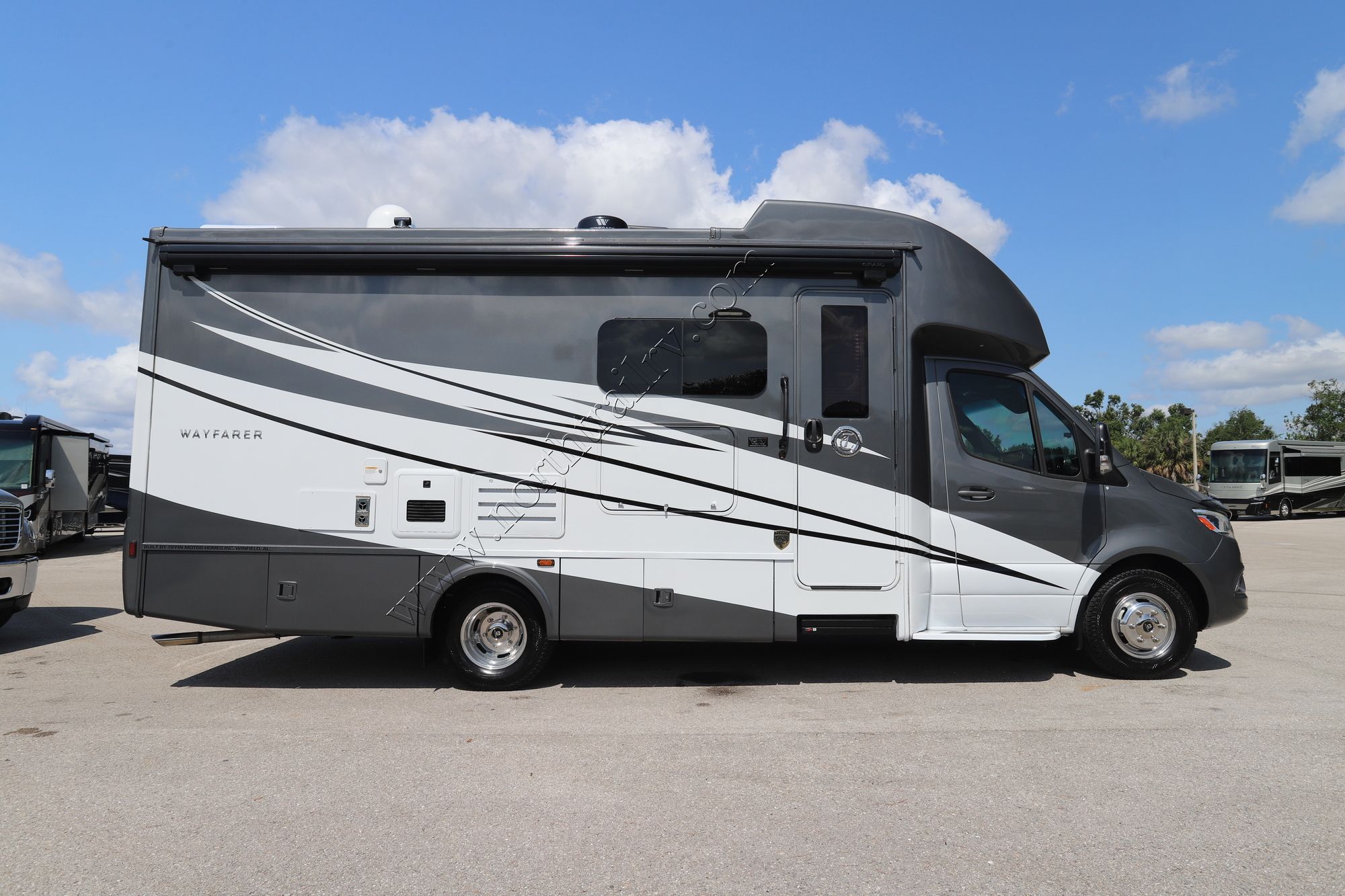 Used 2023 Tiffin Motor Homes Wayfarer 25RW Class C  For Sale