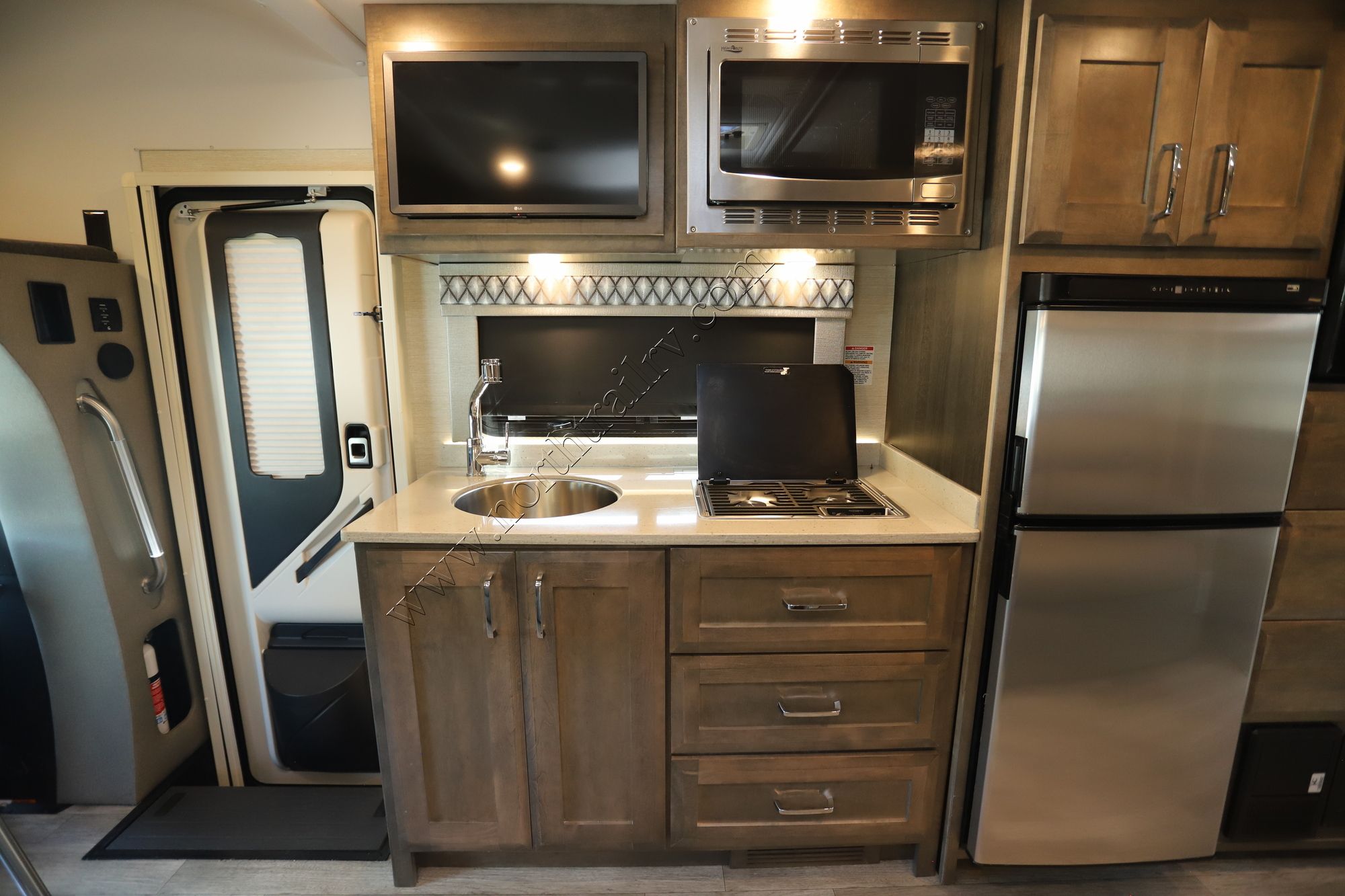 Used 2023 Tiffin Motor Homes Wayfarer 25RW Class C  For Sale