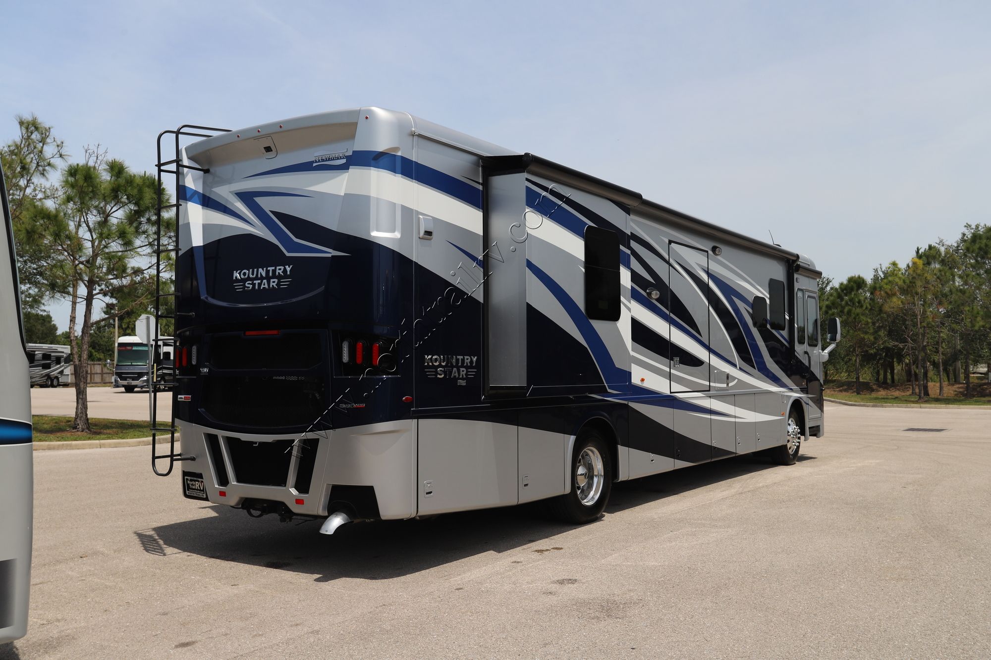 New 2023 Newmar Kountry Star 4011 Class A  For Sale