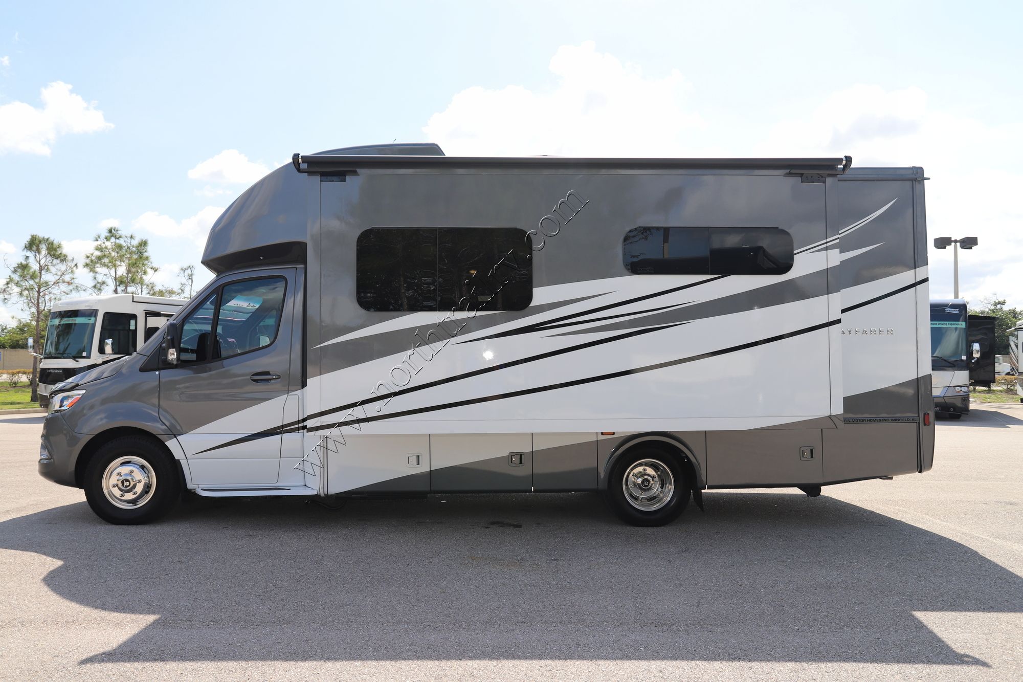 Used 2023 Tiffin Motor Homes Wayfarer 25RW Class C  For Sale