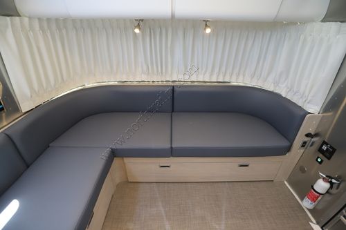 2023 Airstream Globetrotter 30RB