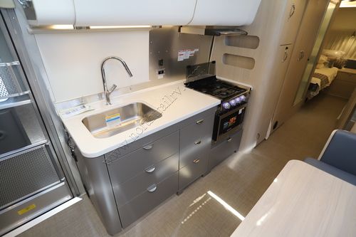 2023 Airstream Globetrotter 30RB