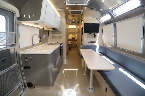 2023 Airstream Globetrotter 30RB