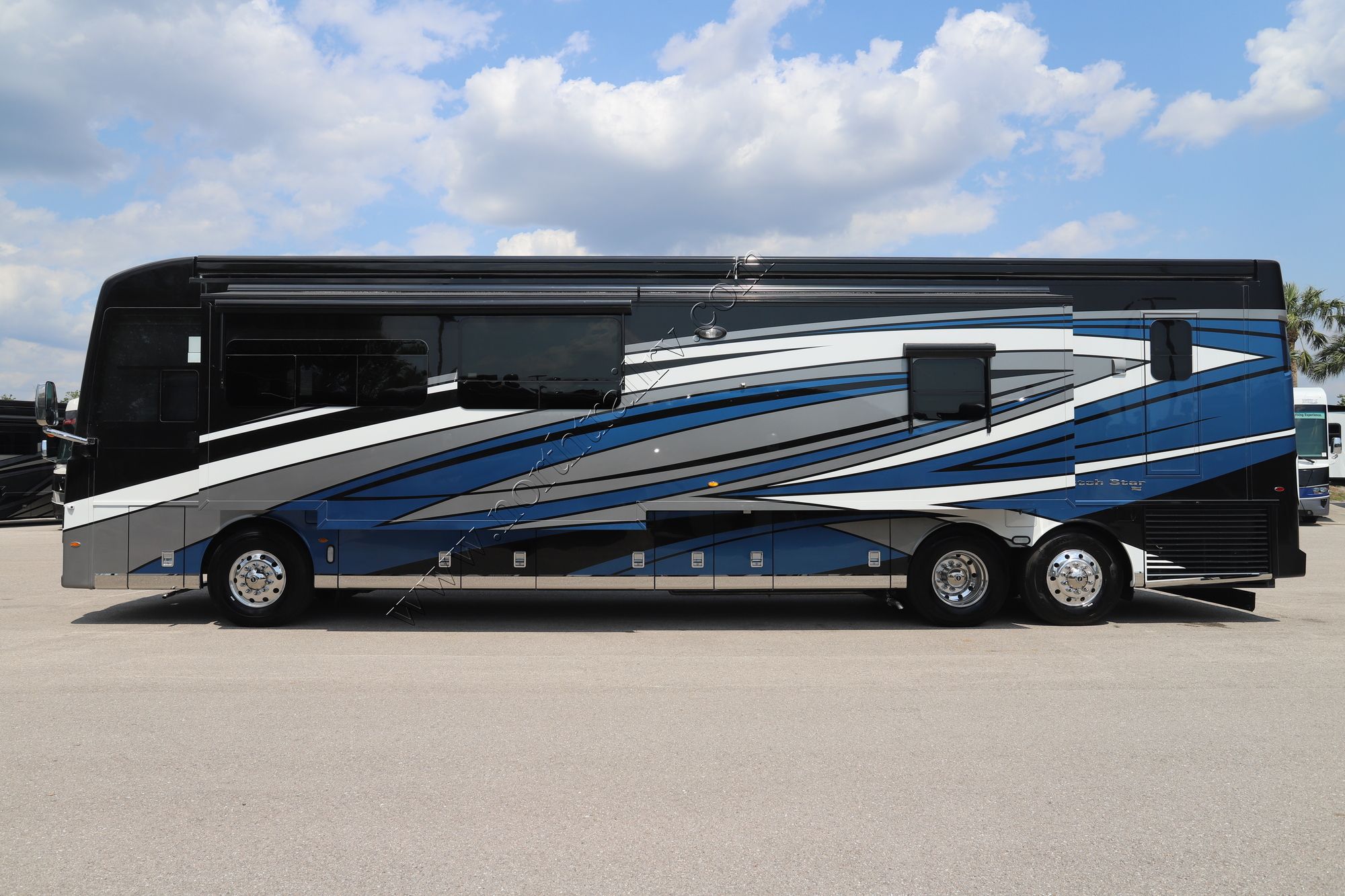 New 2023 Newmar Dutch Star 4325 Class A  For Sale