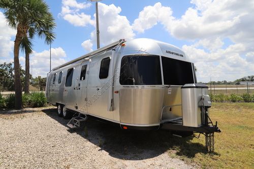 2018 Airstream Classic 33FB