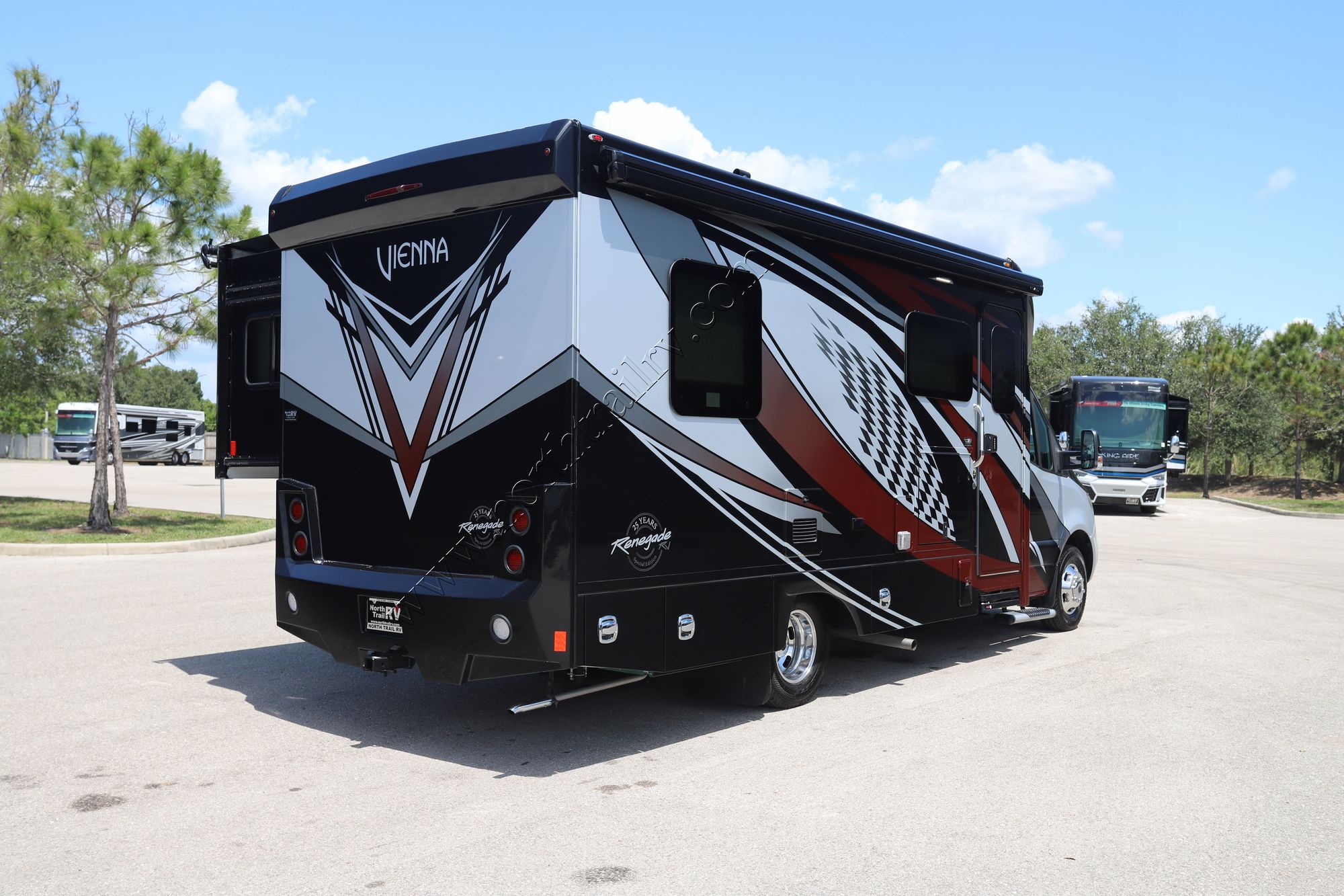 Used 2022 Renegade Rv Vienna 25VFWS Class C  For Sale