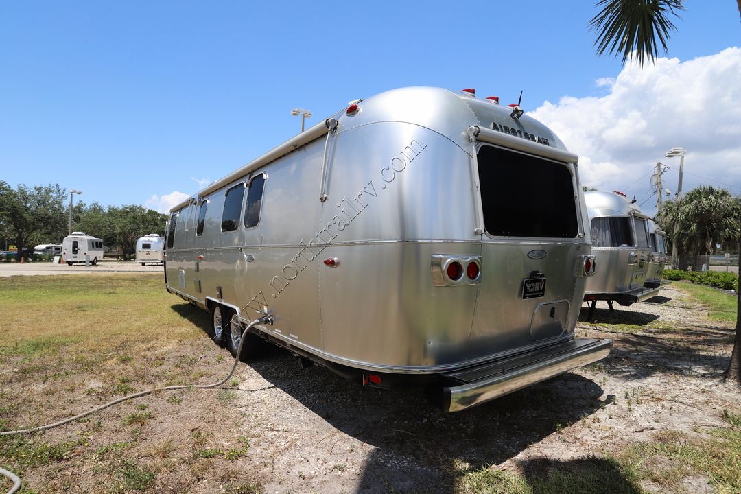2018 Airstream Classic 33FB 19028