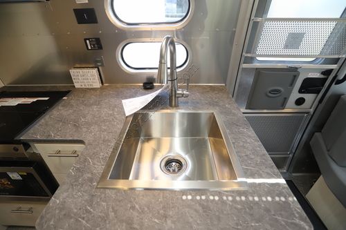 2023 Airstream Flying Cloud 25FB