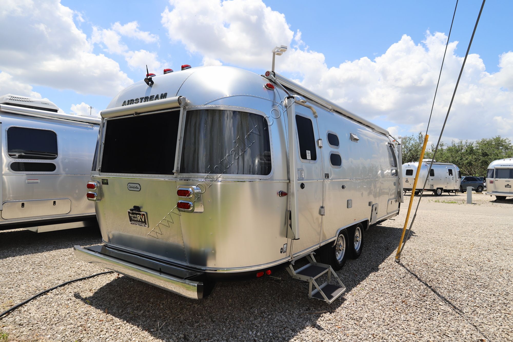 Used 2022 Airstream Globetrotter 27FBT Travel Trailer  For Sale