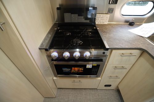 2023 Airstream Flying Cloud 25FB