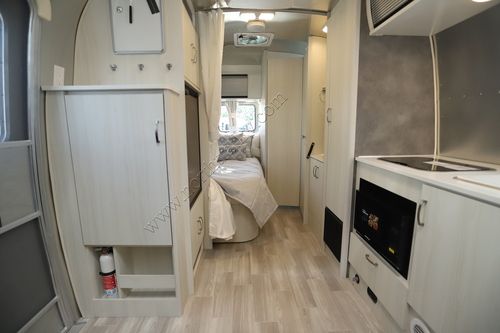 2023 Airstream Bambi 19CB