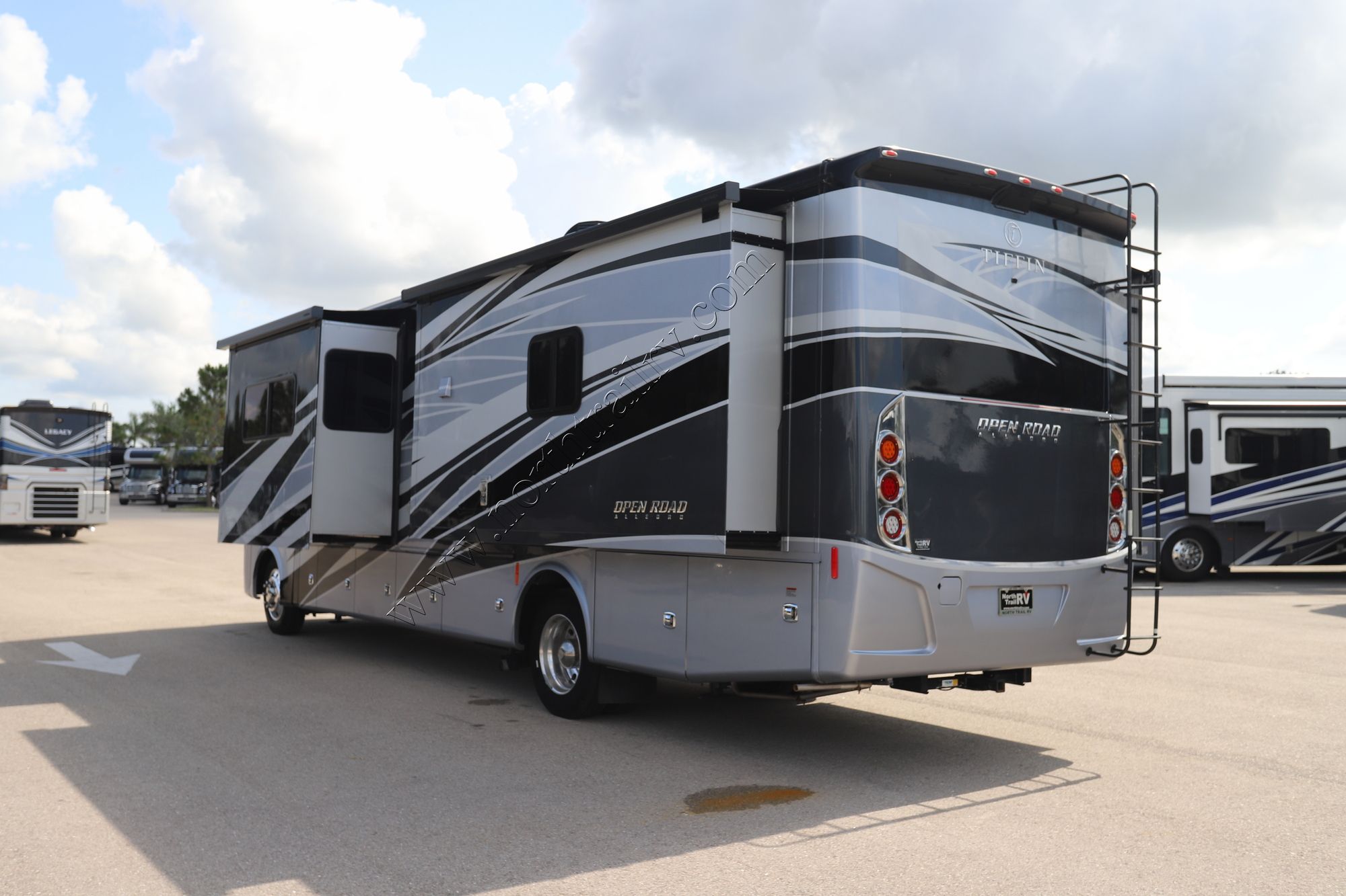Used 2022 Tiffin Motor Homes Allegro 34PA Class A  For Sale