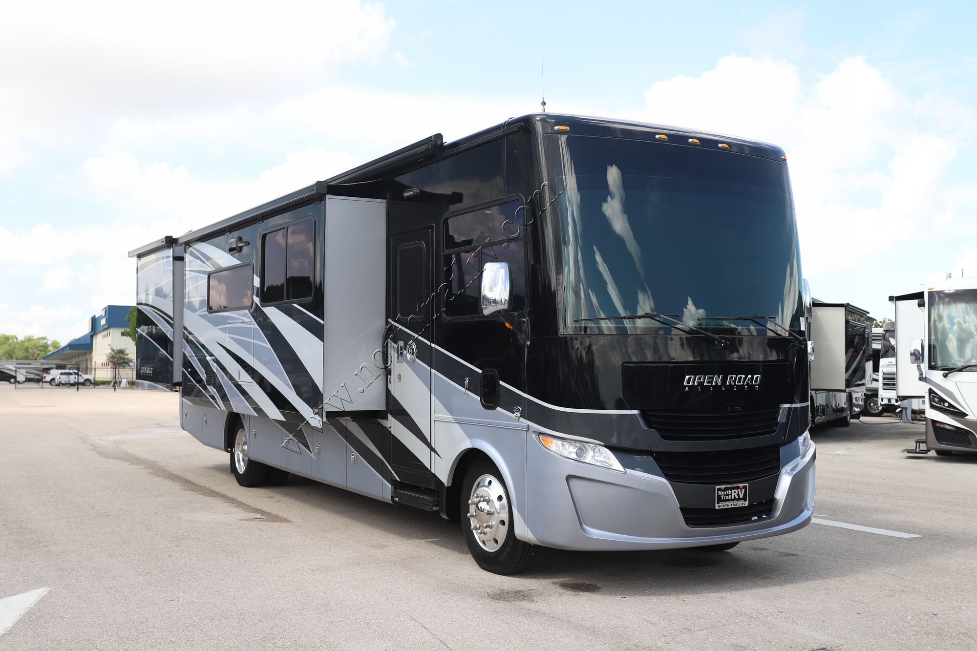 Used 2022 Tiffin Motor Homes Allegro 34PA Class A  For Sale