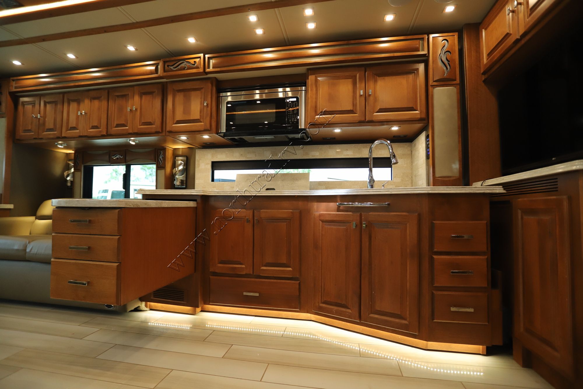 Used 2019 Tiffin Motor Homes Phaeton 40QKH Class A  For Sale