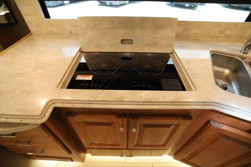2019 Tiffin Motor Homes Phaeton 40QKH