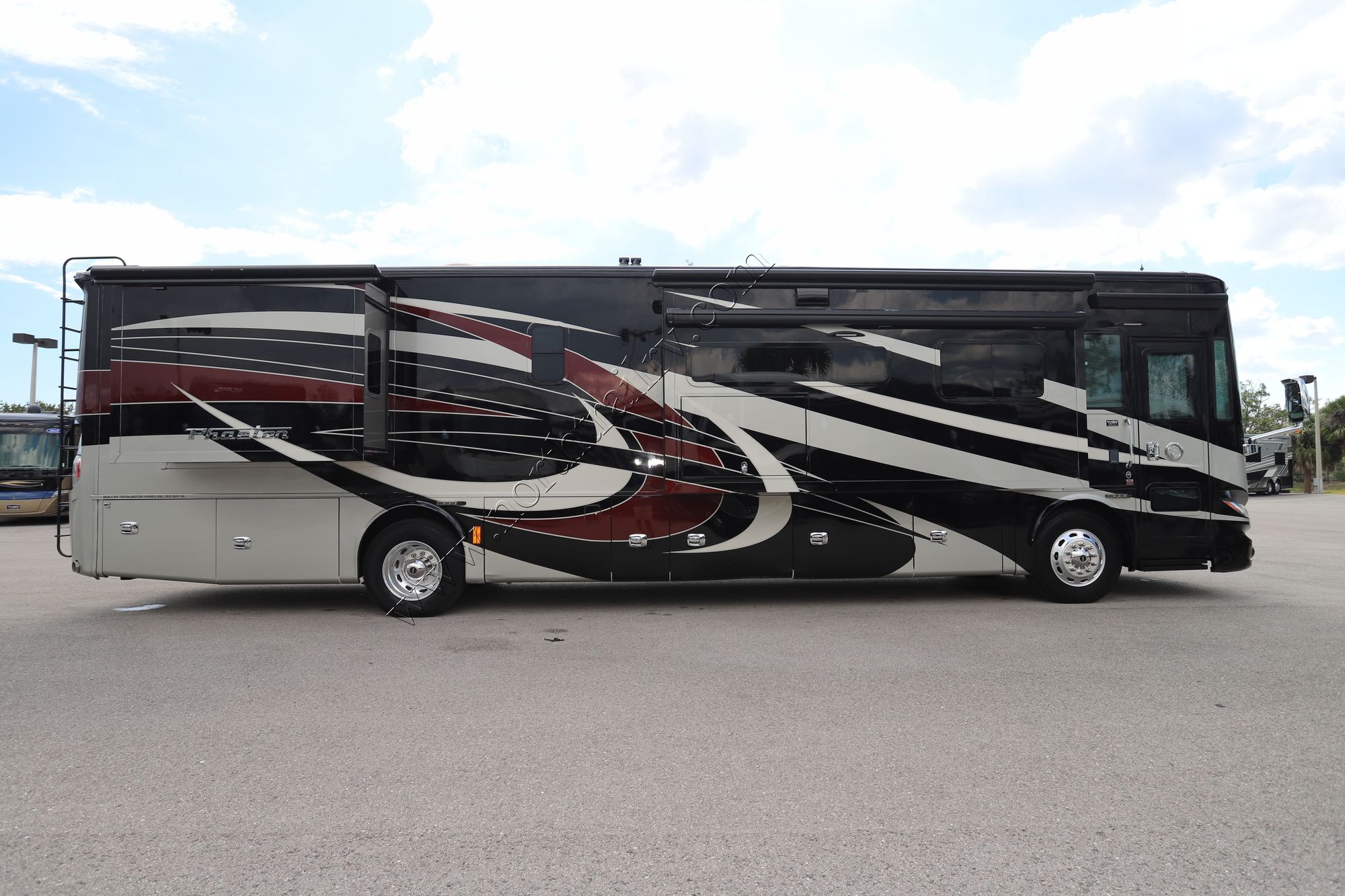 Used 2019 Tiffin Motor Homes Phaeton 40QKH Class A  For Sale