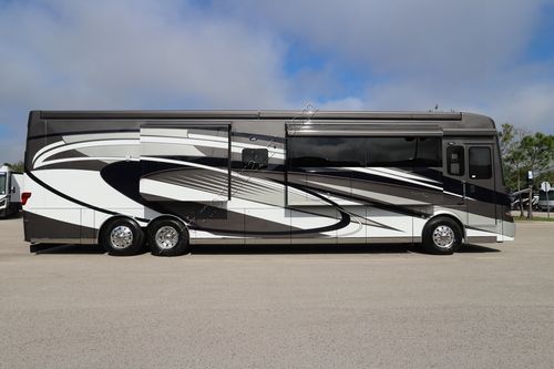 2024 Newmar Essex 4521