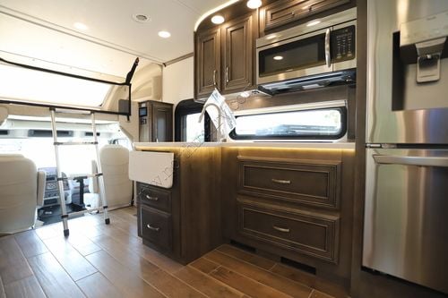 2024 Jayco Seneca Prestige 37K