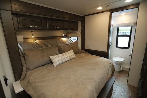 2024 Jayco Seneca Prestige 37K