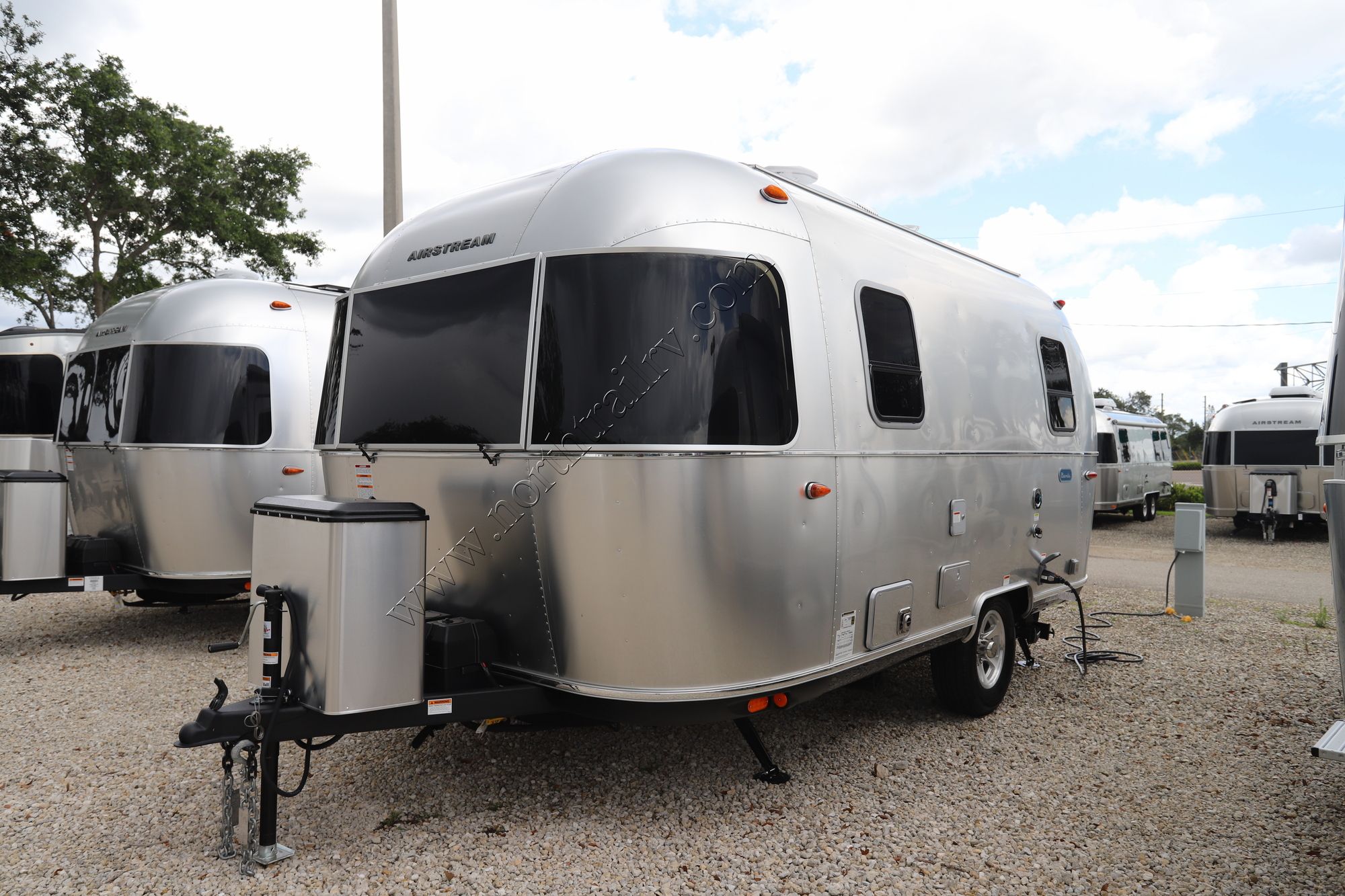 New 2023 Airstream Bambi 19CB Travel Trailer  For Sale