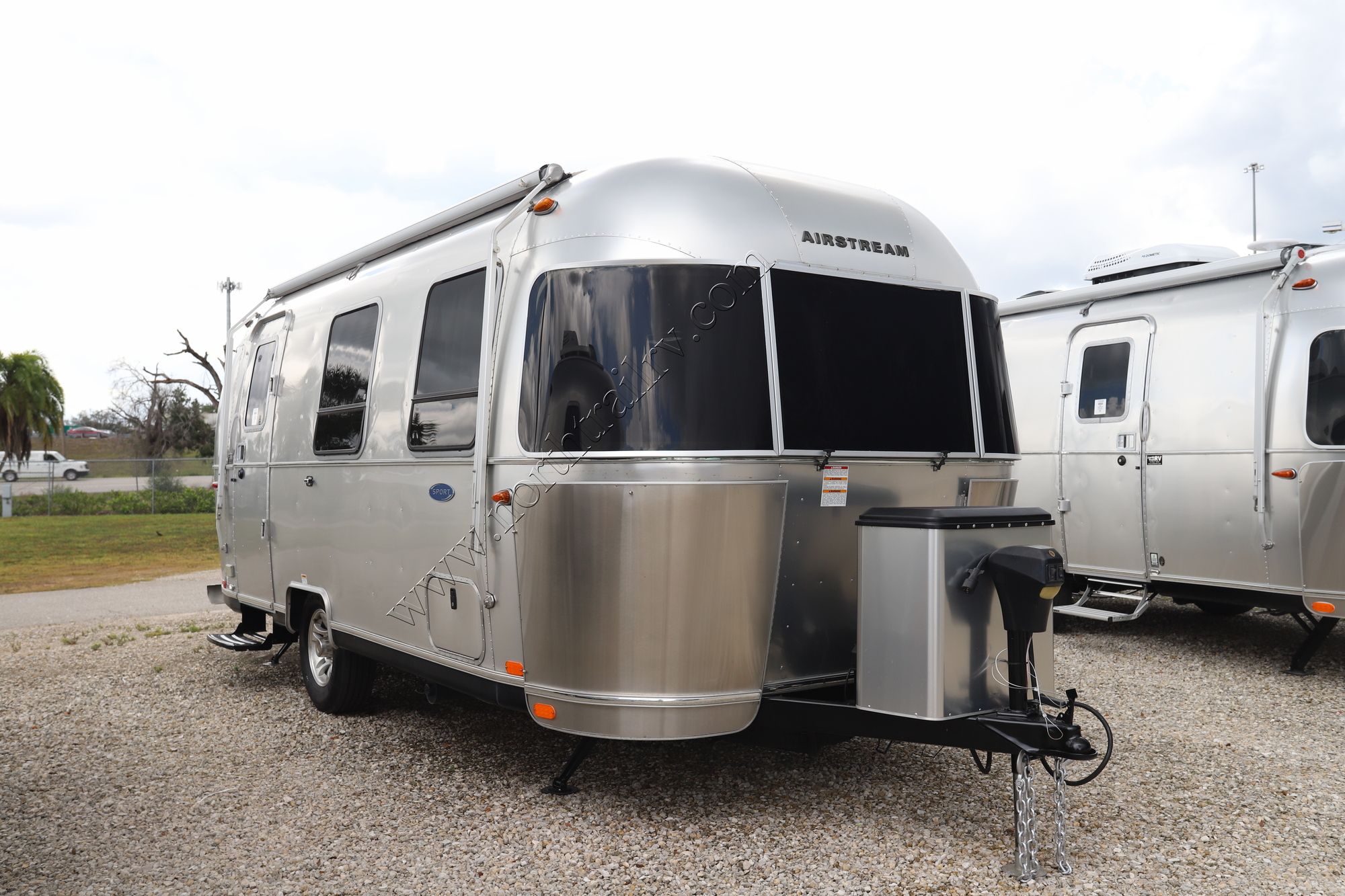 Used 2018 Airstream Sport 22FB Travel Trailer  For Sale