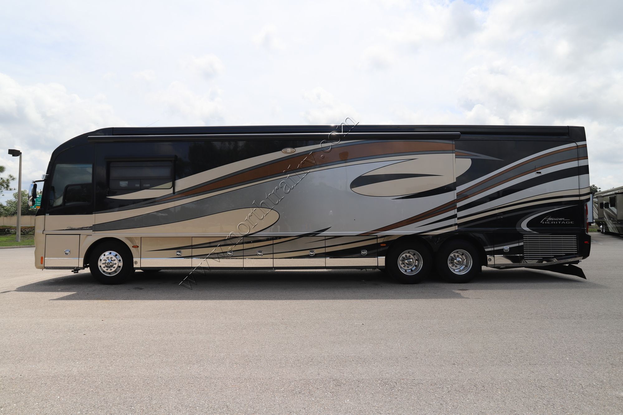 Used 2014 American Heritage 45T Class A  For Sale