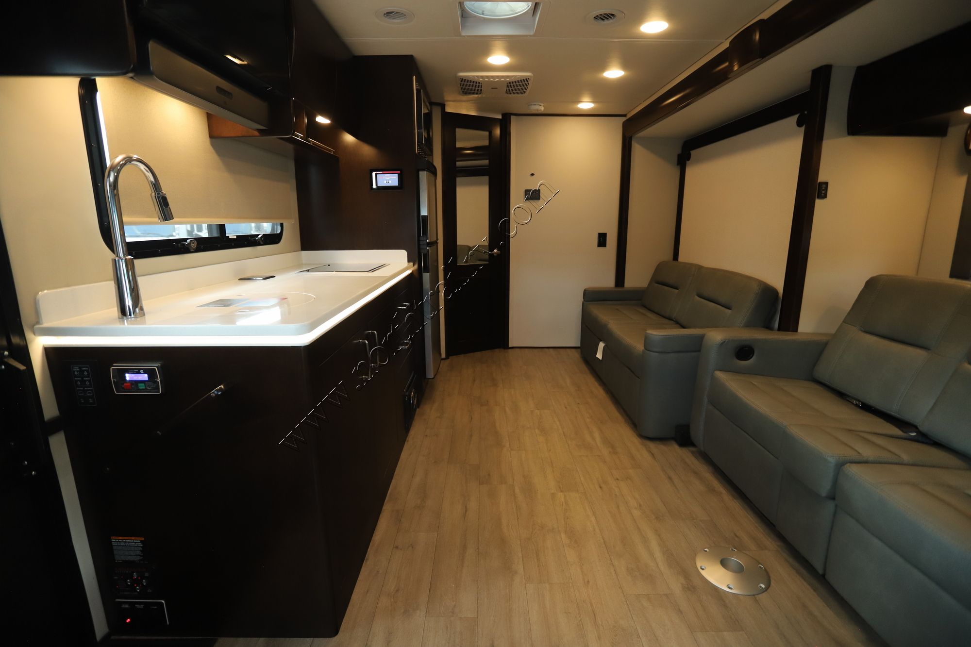 New 2023 Renegade Rv Vienna 25VRMC Class C  For Sale