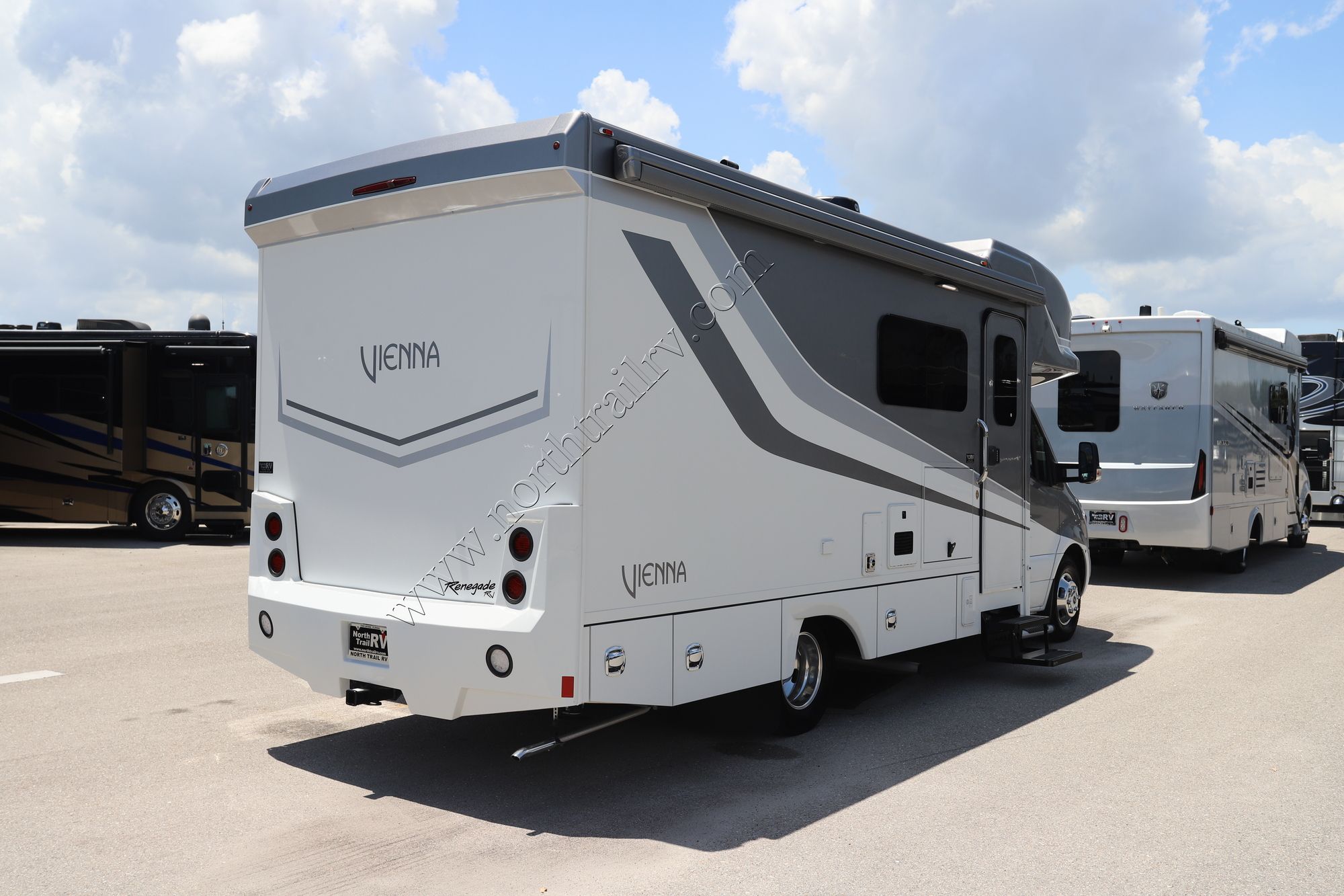 Used 2023 Renegade Rv Vienna 25VRMC Class C  For Sale